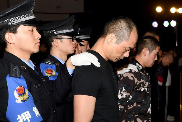 陜西省西安市新城區(qū)人民法院依法對(duì)韓某某等8人非法高利放貸、暴力討債涉黑一案公開宣判