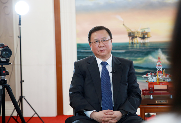 堅持黨的領導、加強黨的建設，是國有企業(yè)的光榮傳統(tǒng)。