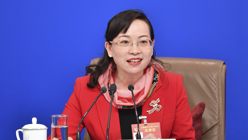 全國政協委員、湖南省湘西土家族苗族自治州政協副主席 石紅