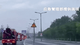 暴雨中 他們“逆流而上”：跨省救援！7省1800名消防員增援河南