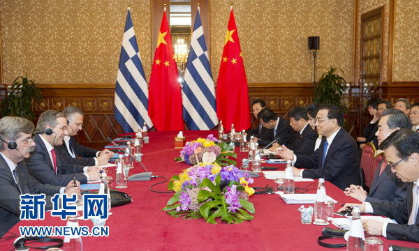 10月16日，中國(guó)國(guó)務(wù)院總理李克強(qiáng)在意大利米蘭會(huì)見(jiàn)希臘總理薩馬拉斯。 新華社記者 謝環(huán)馳 攝