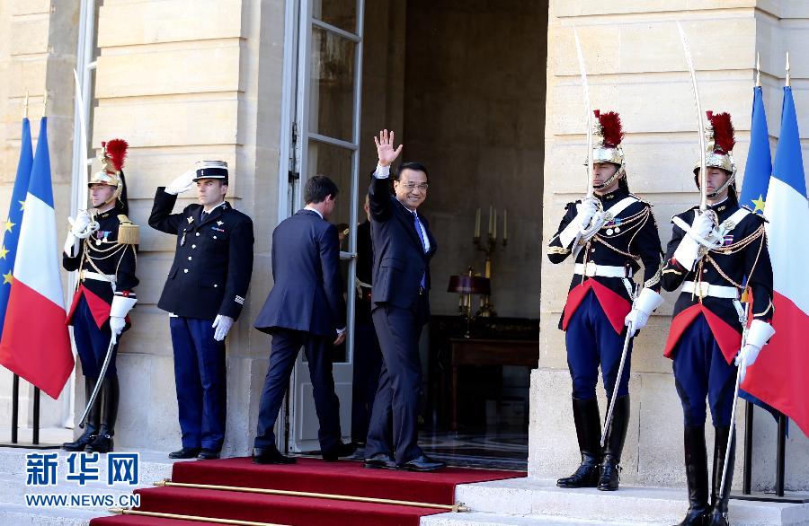 6月30日，中國國務院總理李克強在巴黎總理府同法國總理瓦爾斯舉行會談。 新華社記者 馬占成 攝