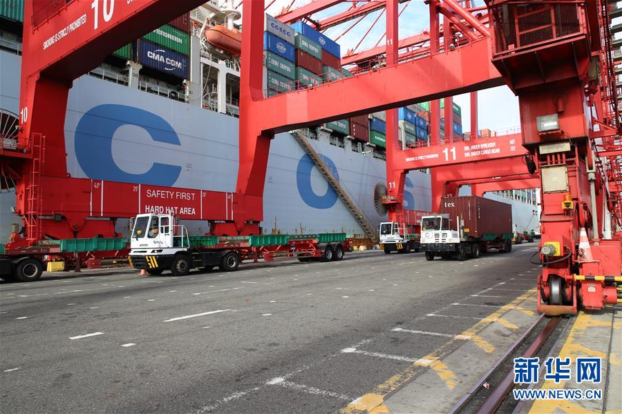 (國際·圖文互動)(2)“一帶一路”乘長風(fēng) 時隔四年又重逢——記“中遠(yuǎn)荷蘭”號再次停靠科倫坡港