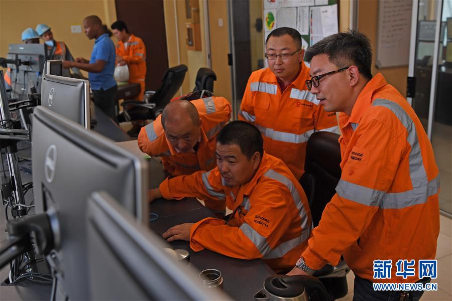 （國(guó)際&middot;圖文互動(dòng)）（2）通訊：春節(jié)：在異國(guó)他鄉(xiāng)堅(jiān)守崗位&mdash;&mdash;探訪南非中企施工現(xiàn)場(chǎng)