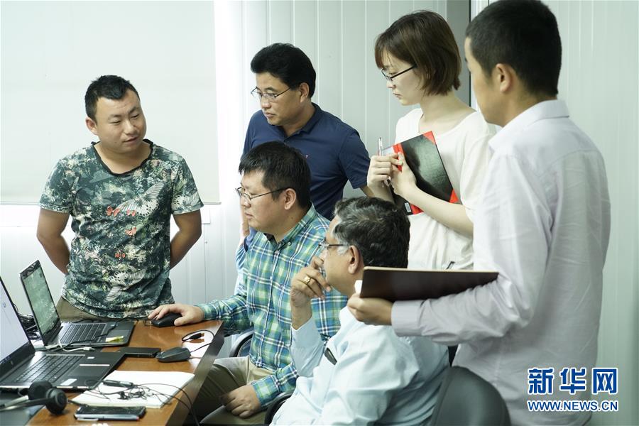 （國際&middot;圖文互動）（1）通訊：春節，&ldquo;是工期而不是假期&rdquo;&mdash;&mdash;記科倫坡港口城的中國建設者