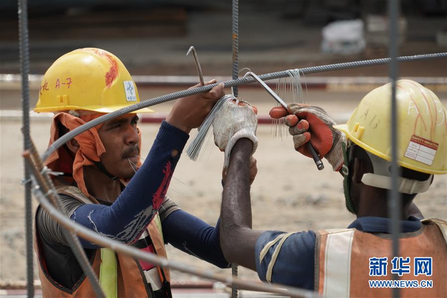 （國際&middot;圖文互動）（4）通訊：春節，&ldquo;是工期而不是假期&rdquo;&mdash;&mdash;記科倫坡港口城的中國建設者