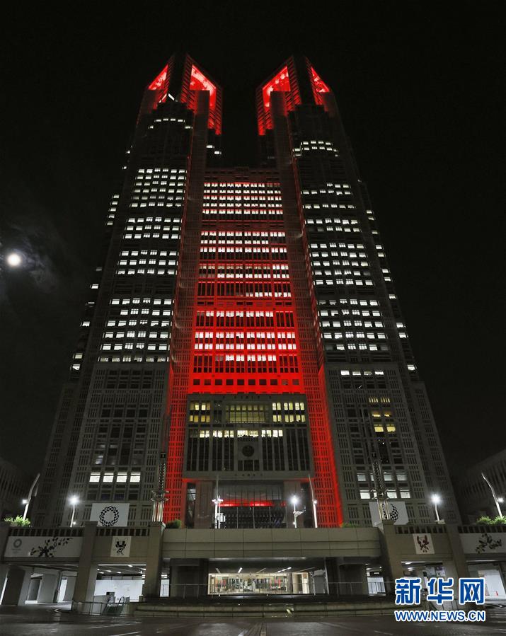 (國(guó)際疫情)(2)日本新冠確診病例達(dá)1.7萬 東京都首發(fā)“東京警報(bào)”